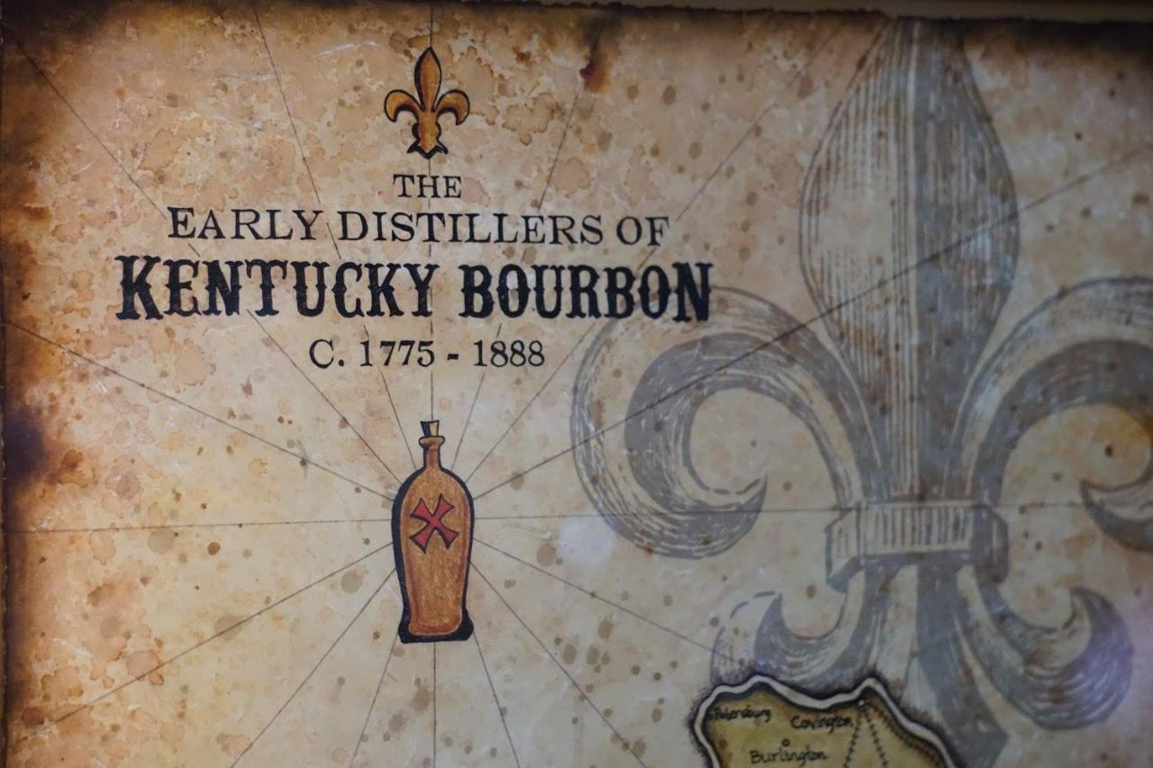 Louisville Bourbon Inn ภายนอก รูปภาพ