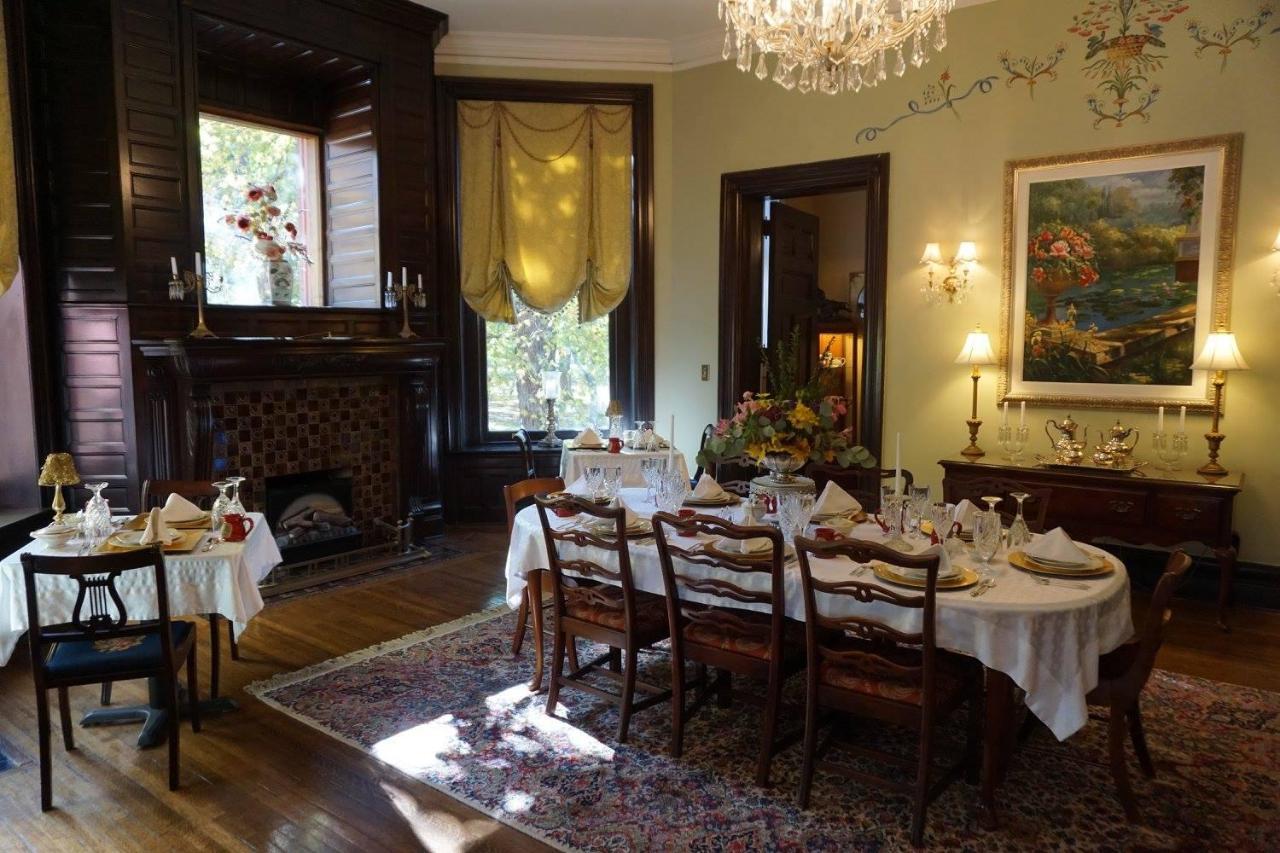 Louisville Bourbon Inn ภายนอก รูปภาพ