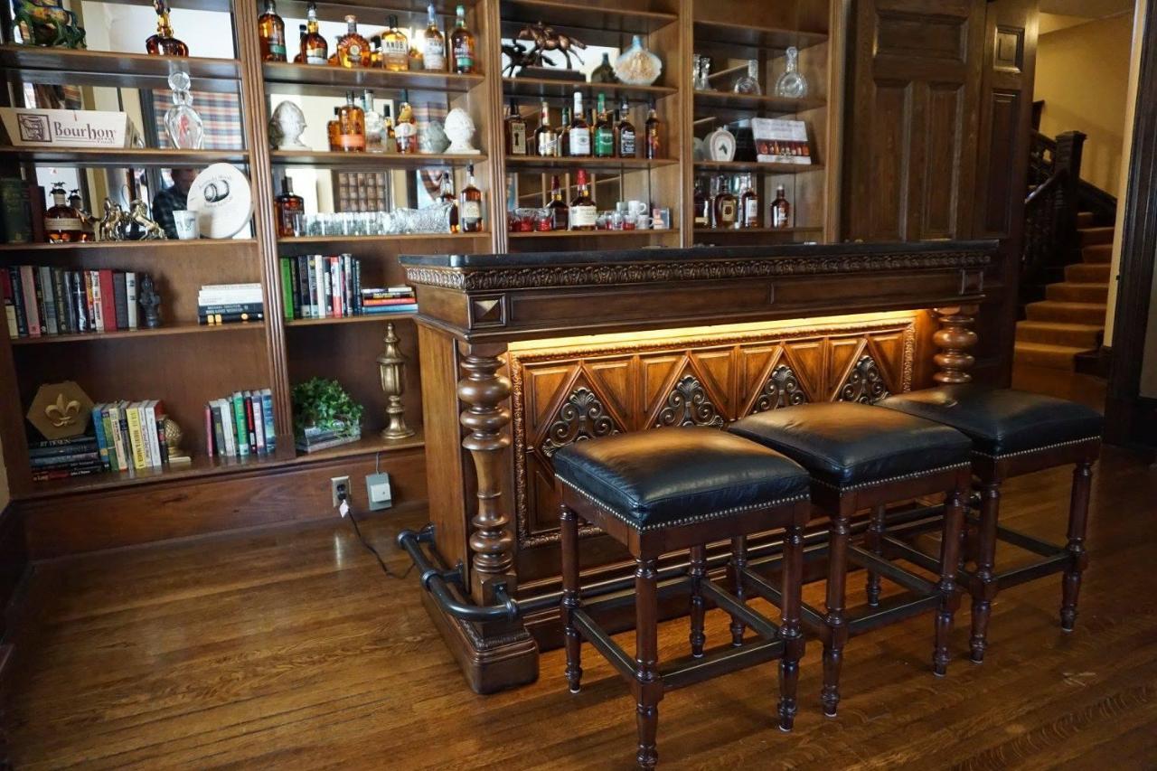 Louisville Bourbon Inn ภายนอก รูปภาพ