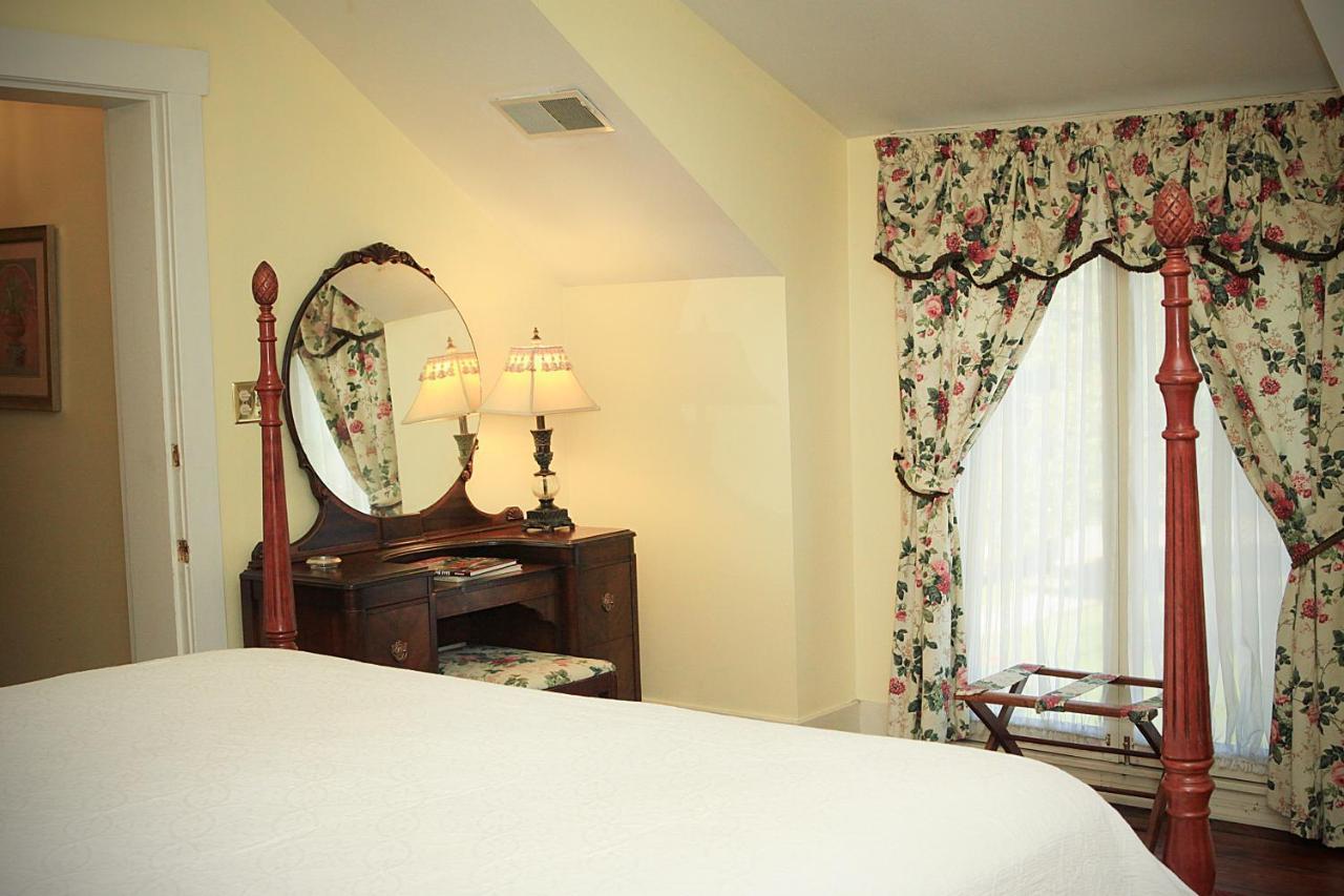 Louisville Bourbon Inn ภายนอก รูปภาพ